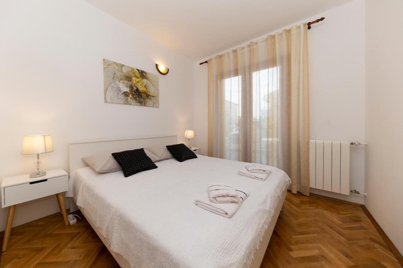 Ryanair's Seaside Choice Apartament